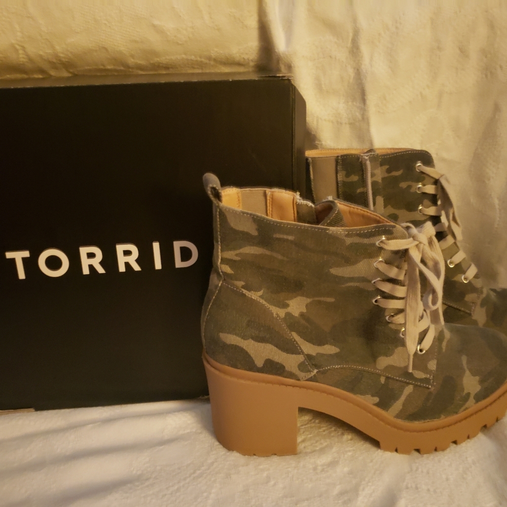 Brand new torrid lace up hiker heel